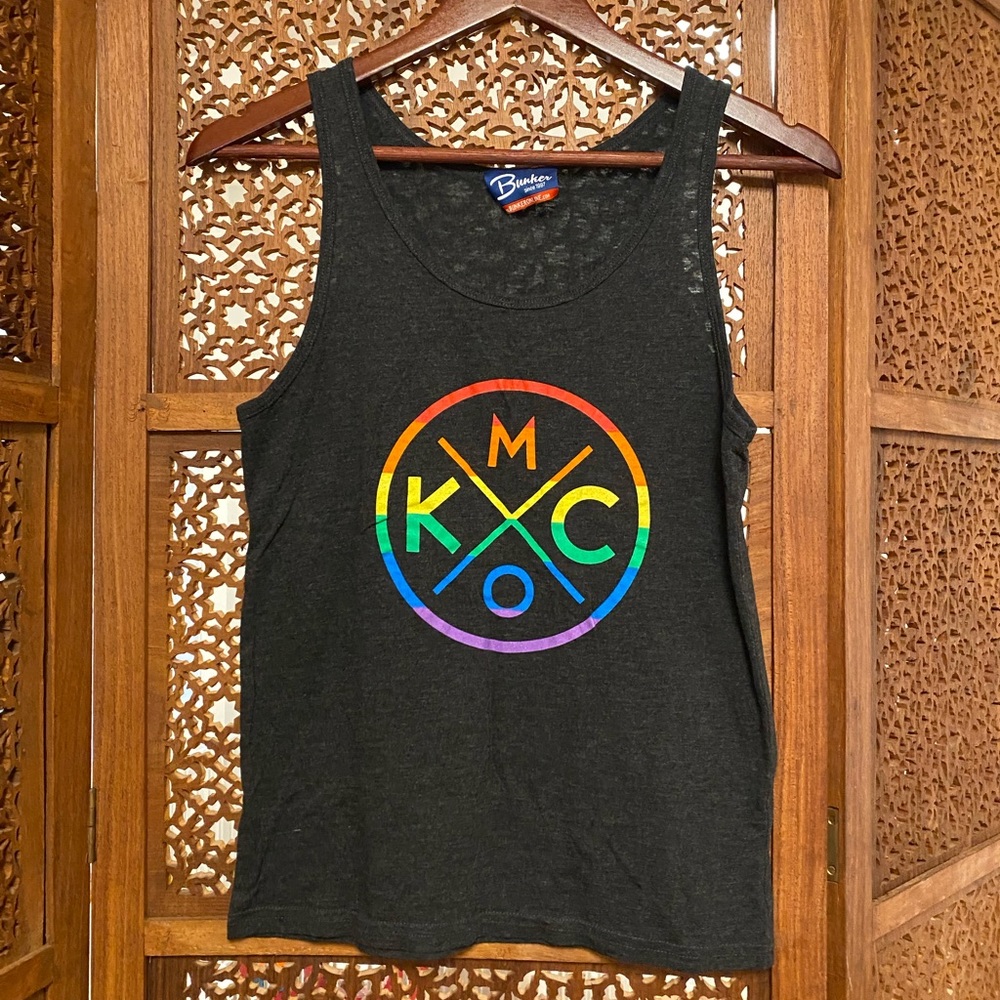 🚺 Bunker gray rainbow KCMO tank